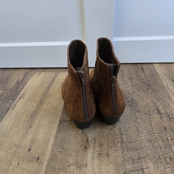 Banana Republic Faux Suede Dark Brown Women's Size 8 Ankle Boots - Picture 4 of 13